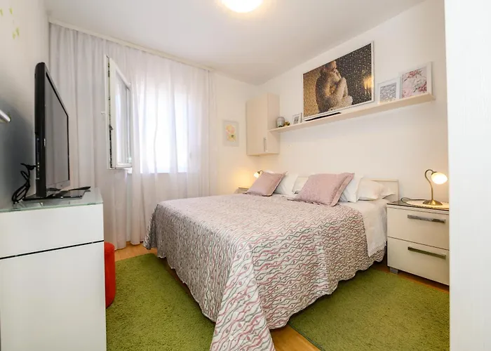 Val Apartament